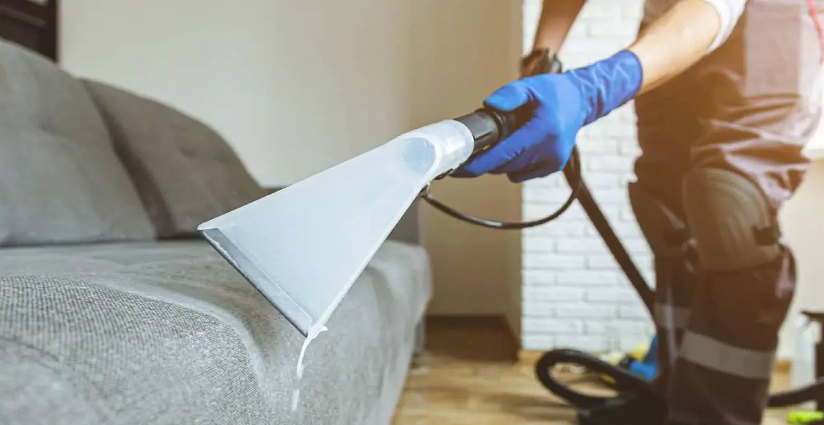 Como limpar sofá com vaporizador